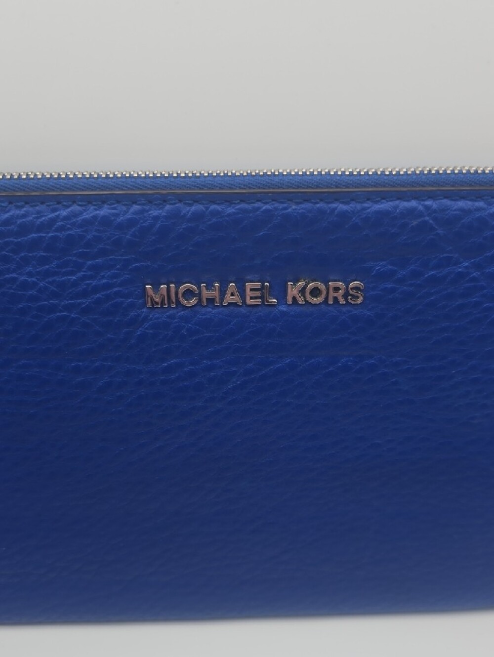 Michael Kors Cobalt Blue W/ Silver Pebbled Leather Wristlet/Phone Holder (EUC)๐ - Picture 2 of 10